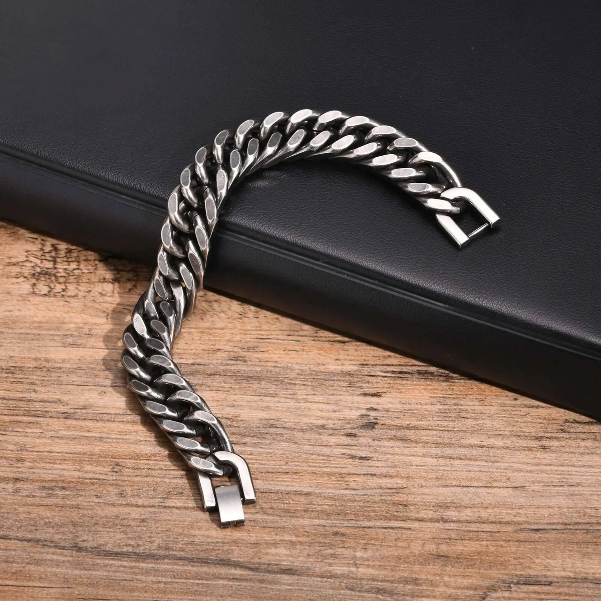 Valor Black – Kubanisches Edelstahlarmband für Herren